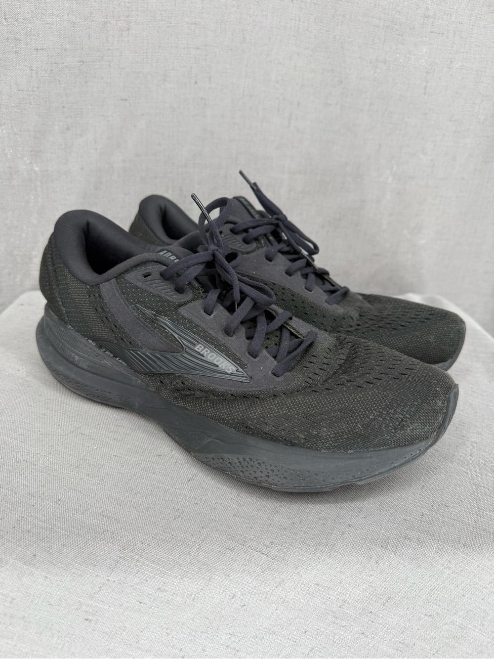 Brooks Adrenaline Gts 24 sz 11.5 2E Wide Men Running Shoes Black wrong insole